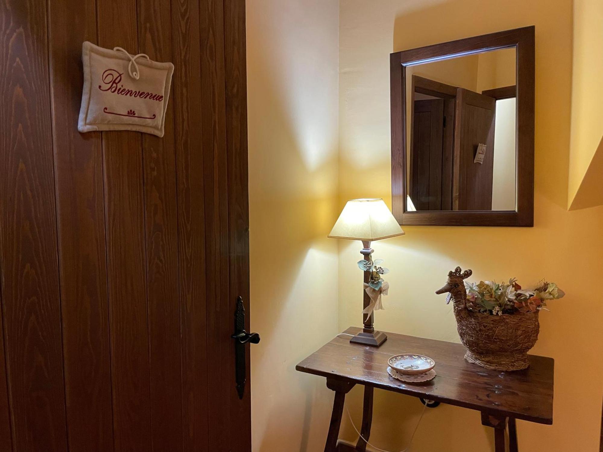 Casa Lidia - Antigua Posada Real วาลเดร์โรเบรส ภายนอก รูปภาพ