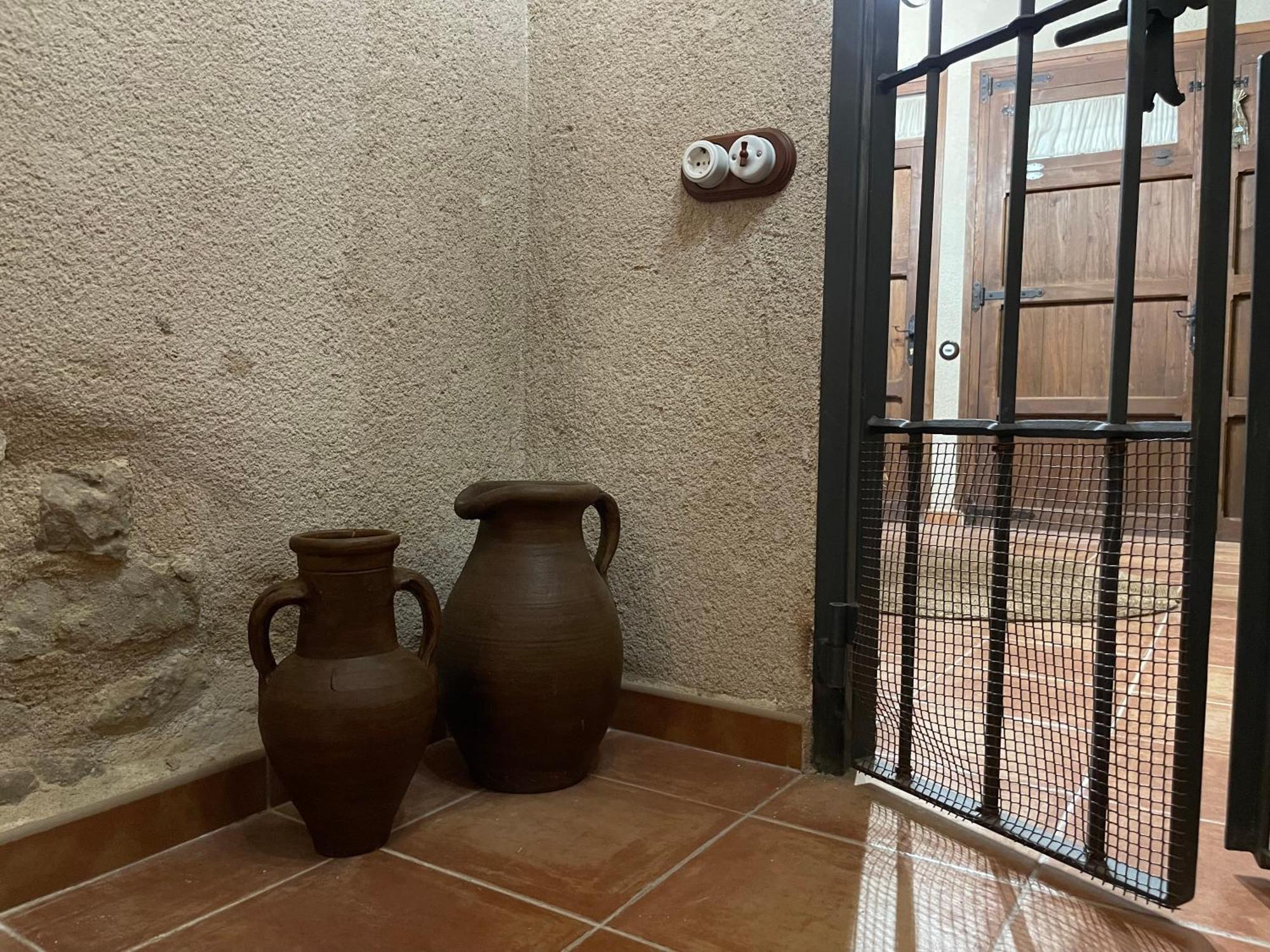 Casa Lidia - Antigua Posada Real วาลเดร์โรเบรส ภายนอก รูปภาพ