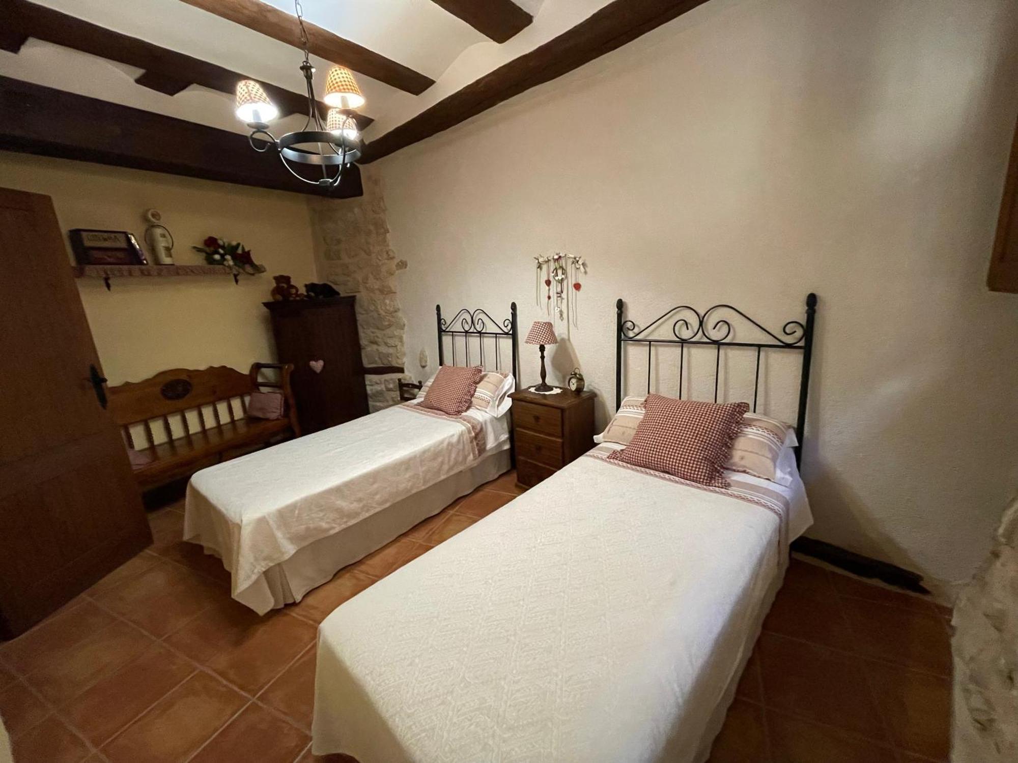 Casa Lidia - Antigua Posada Real วาลเดร์โรเบรส ภายนอก รูปภาพ