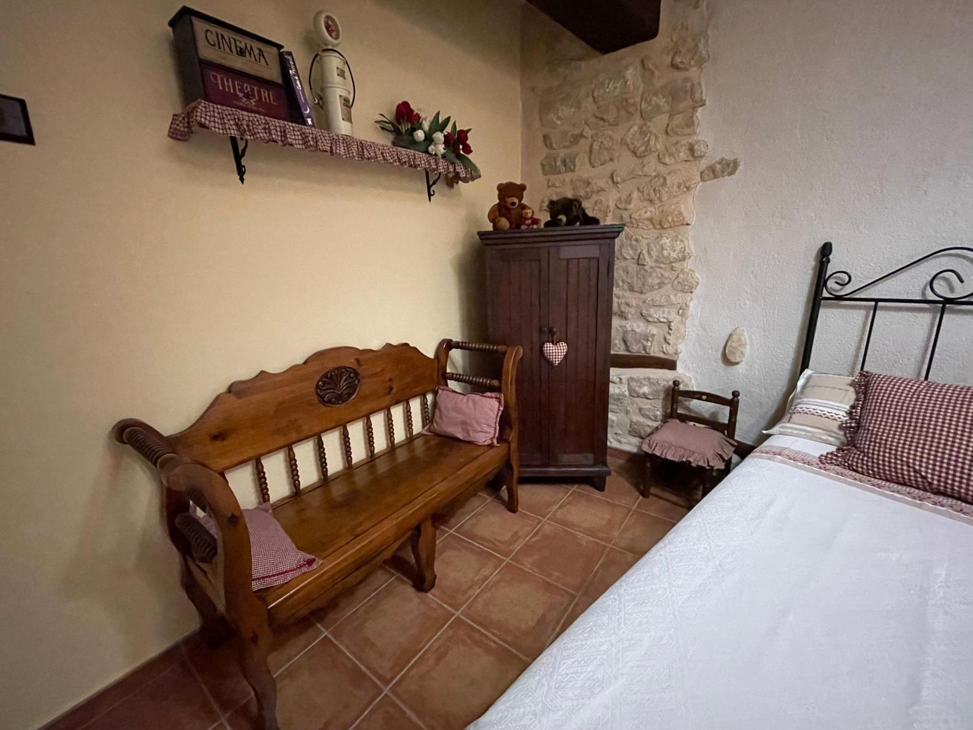 Casa Lidia - Antigua Posada Real วาลเดร์โรเบรส ภายนอก รูปภาพ